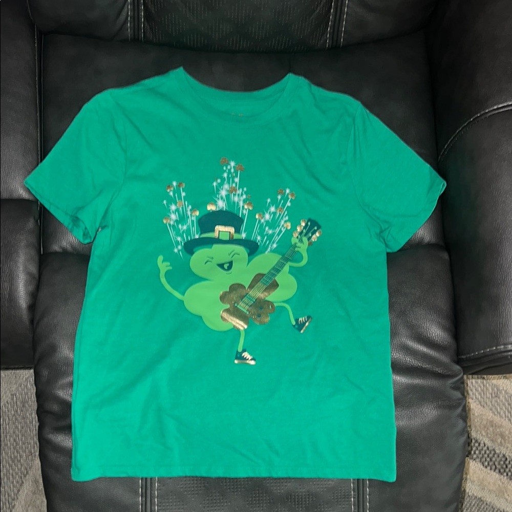 T-Shirt with Shamrock and Guitar
